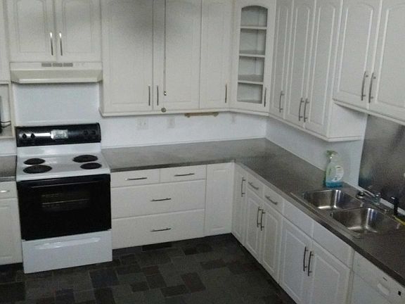 Large eat in kitchen