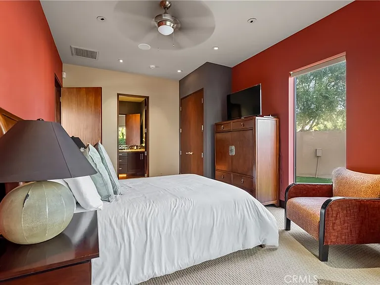 68 Royal Saint Georges Way — Photo 74