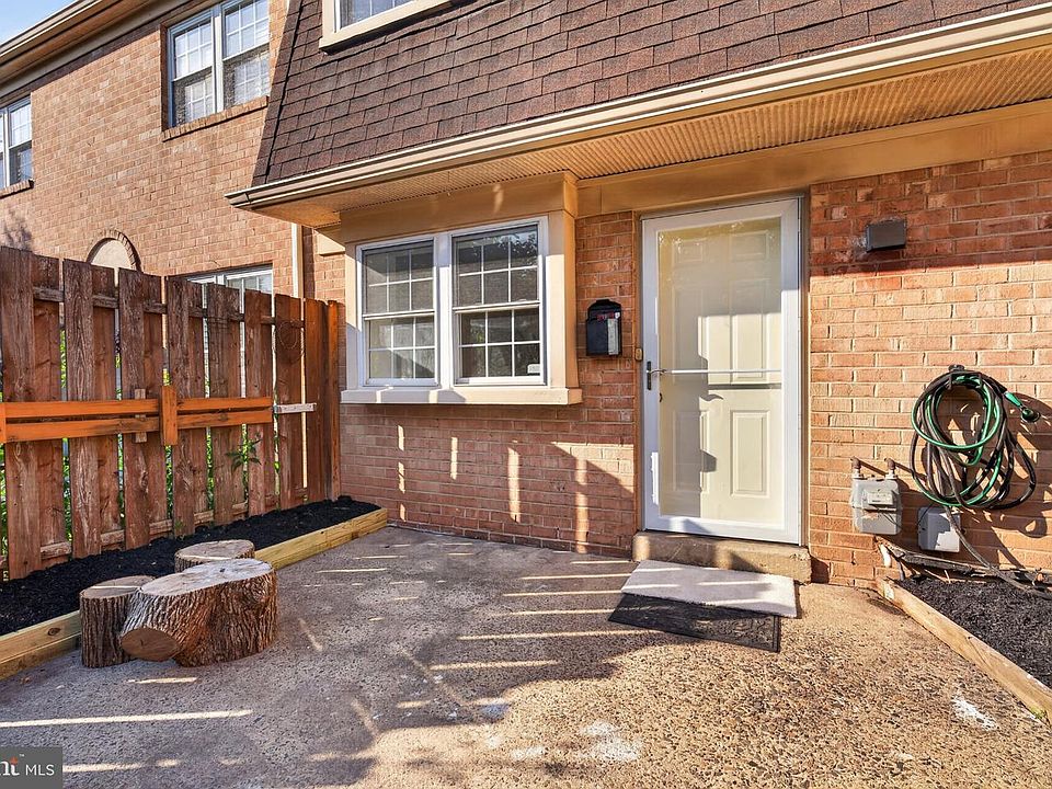 1st image of 248 Arbour Ct