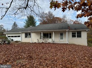 33 Lois Ln, Martinsburg, WV 25404