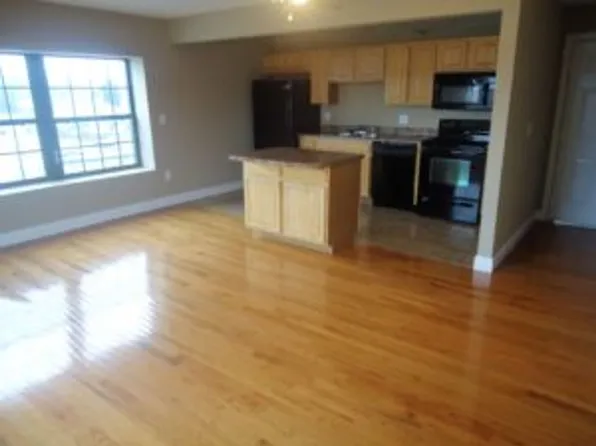 Experience Downtown Living!