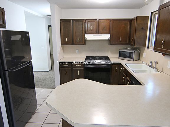 5 Kitchen_12132023