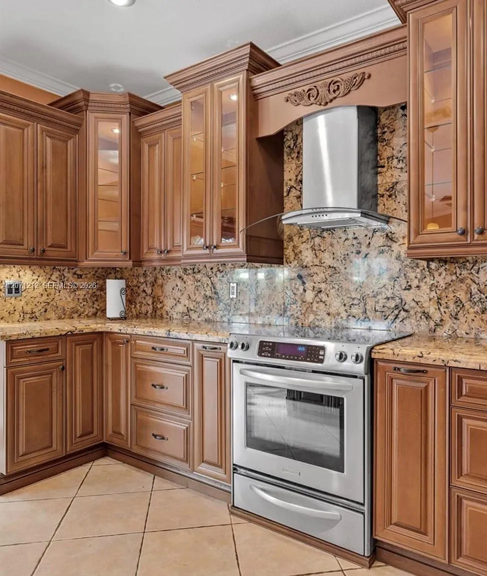 14571 SW 160th Ct — Photo 2