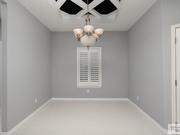 5th image of 8701 Pink Flamingo St