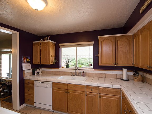 2nd image of 1808 E Meadow