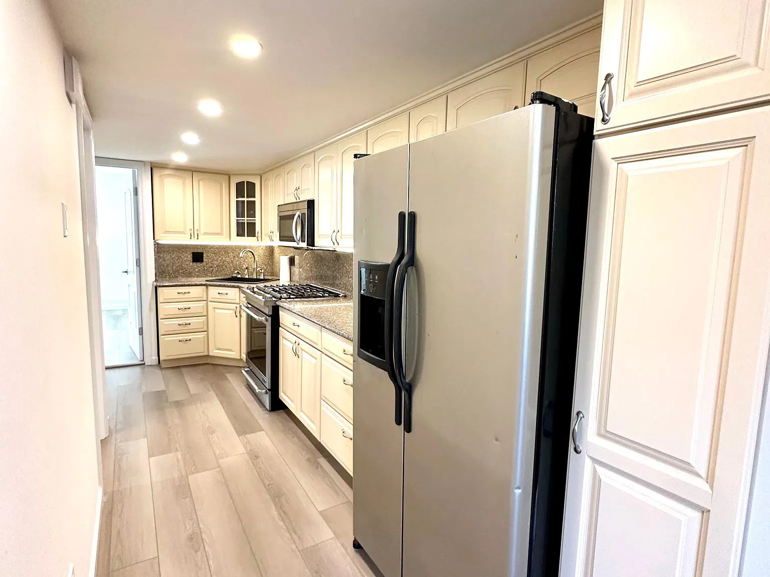 2076 Coyle St — Photo 3