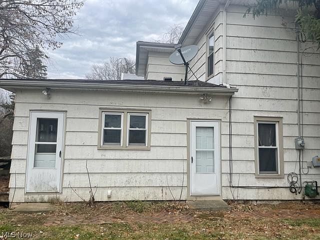 2nd image of 403 Maiden Ln