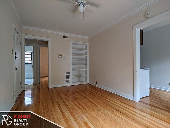 5th image of 1200 W Wellington Ave #3RA