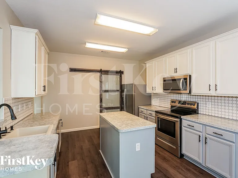 8057 Plateau Dr — Photo 7