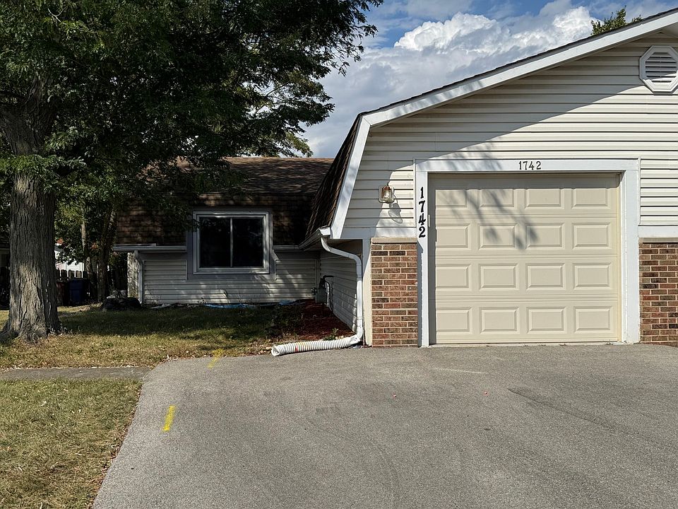 1st image of 1742 Amherst Cir #1742