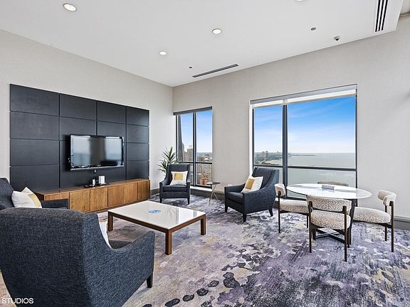 5th image of 600 N Lake Shore Dr APT 2705