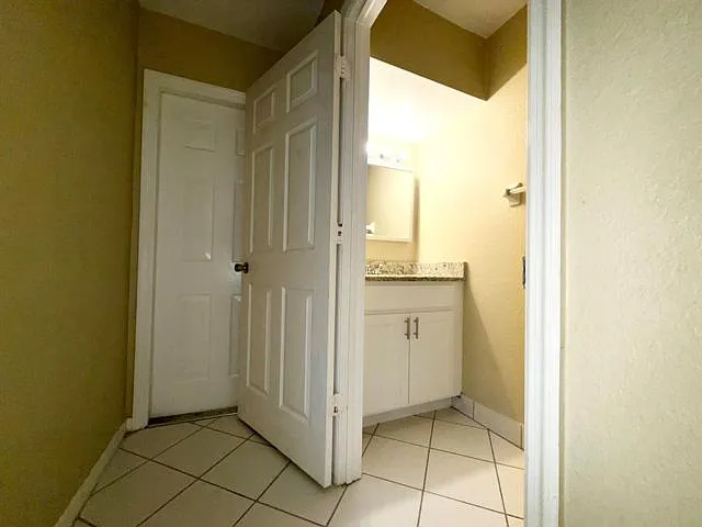 13614 Yarmouth Ct — Photo 5