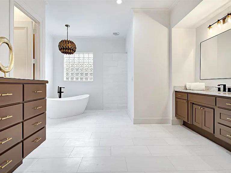 2417 Hollow Hill Ln — Photo 19