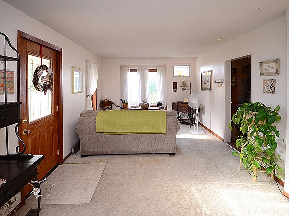 2nd image of 1128 1100th St