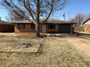 517 N 3rd St, Weatherford, OK 73096