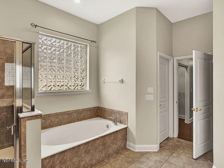 1837 Forest Glen Way St — Photo 20