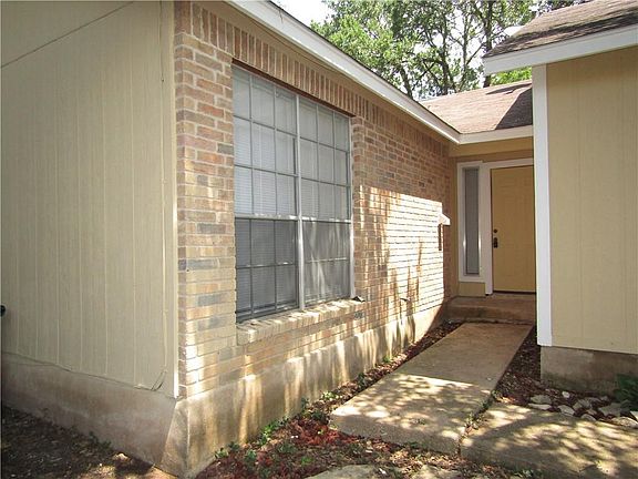 2nd image of 9622 Sugar Hill Dr