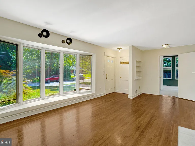 8015 New Market Rd — Photo 10