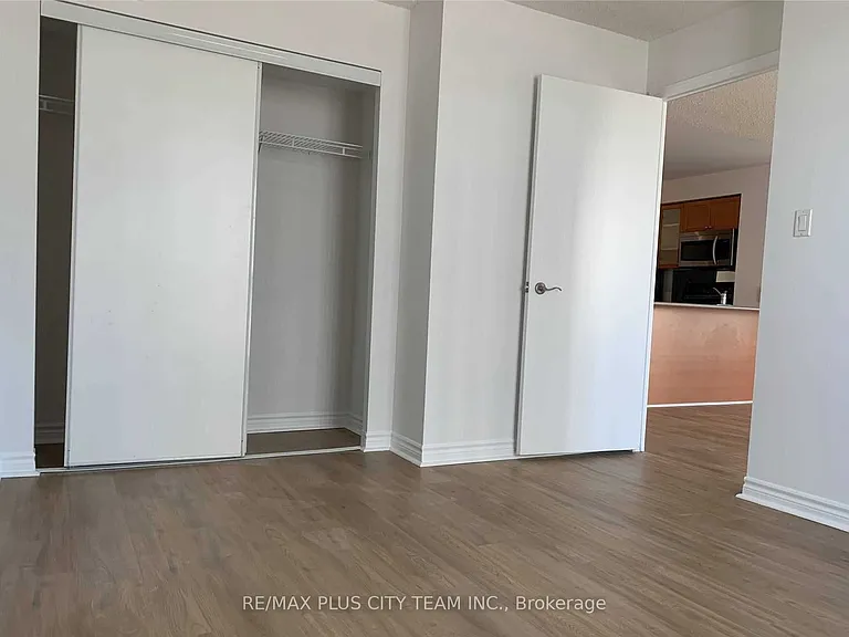 410 Queens Quay W #709 — Photo 11