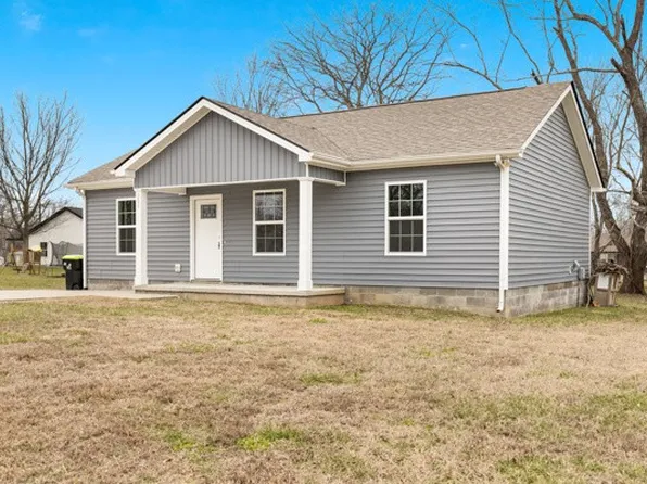 205 Oklahoma Ave, Oak Grove, KY 42262