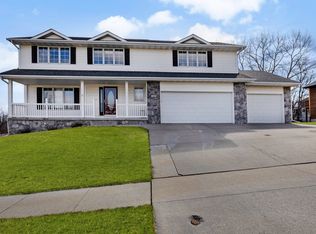 909 S 10th St, Adel, IA 50003