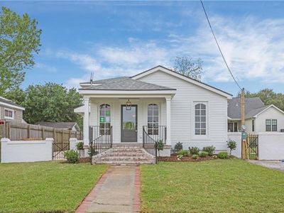 1466 Crescent Dr, New Orleans, LA, 70122