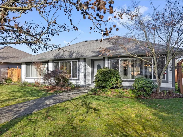 705 Humphrey Rd, Parksville, BC V9P 2V8