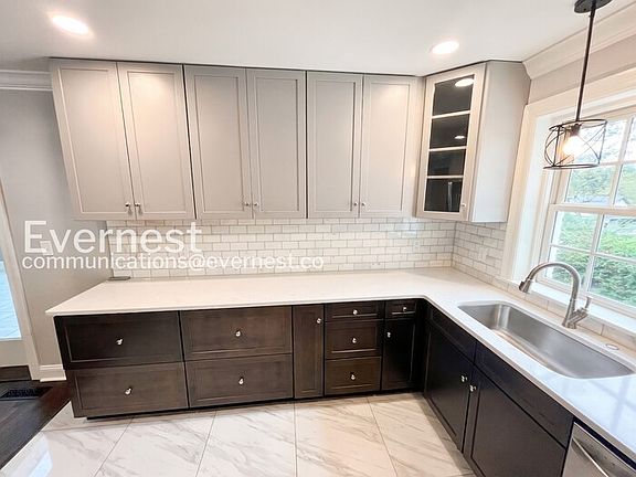 4th image of 109 Mayfair Rd
