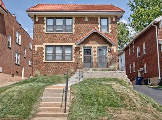 1210 Woodland Dr, Saint Louis, MO 63117