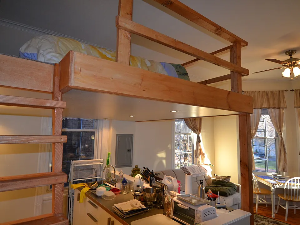 2R Studio for Sept move in $1495