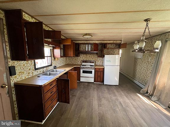 2nd image of 2318 Rockvale Rd