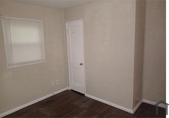 5th image of 204 N 37th St