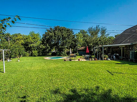 4th image of 2632 Lake Park Dr
