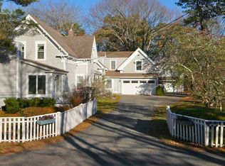 877 Shore Rd, Pocasset, MA 02559
