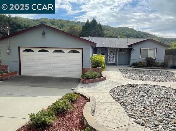 2470 Moore Ct, Pinole, CA 94564