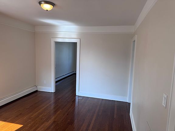 3rd image of 62 Jerusalem Ave APT 2