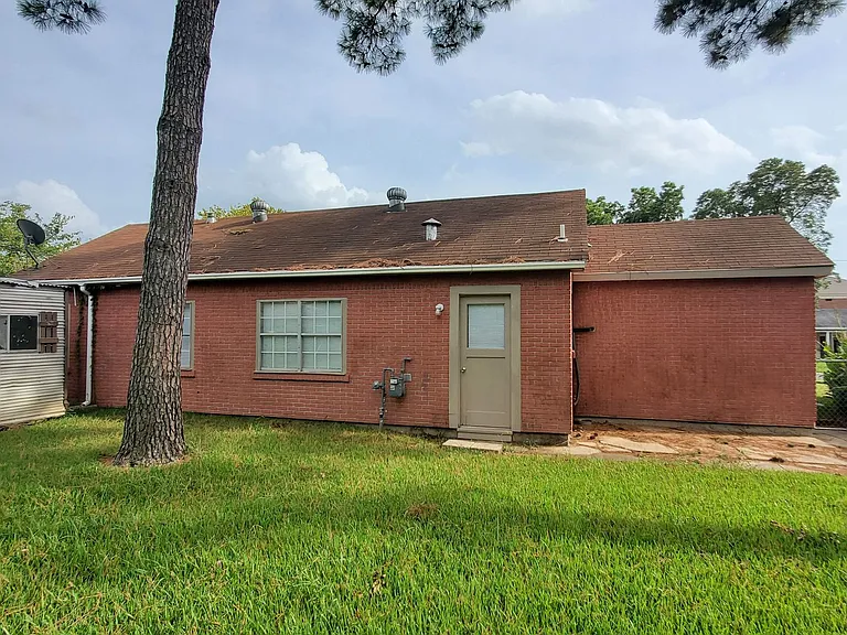 231 Lincoln Dr — Photo 7