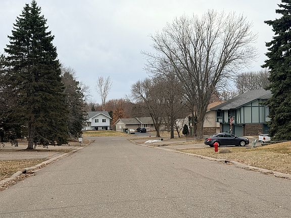 4th image of 3000 Devonshire Dr
