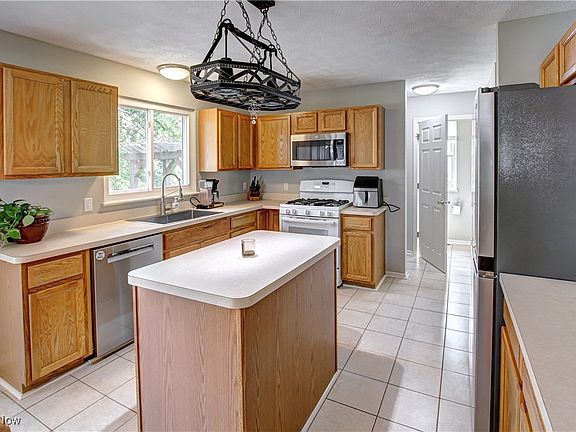 3rd image of 881 Brightwood Ct