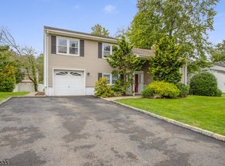 23 Briar Hills Cir, Springfield, NJ 07081
