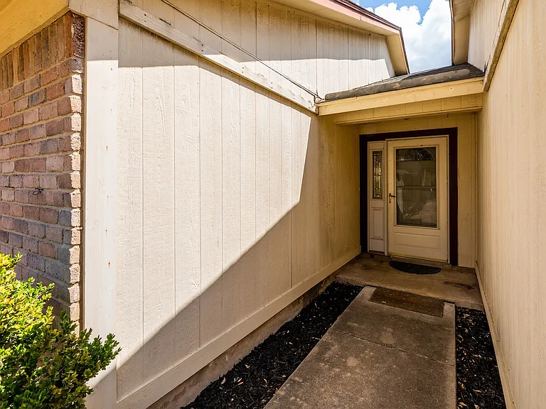 1006 Silbury Dr — Photo 19