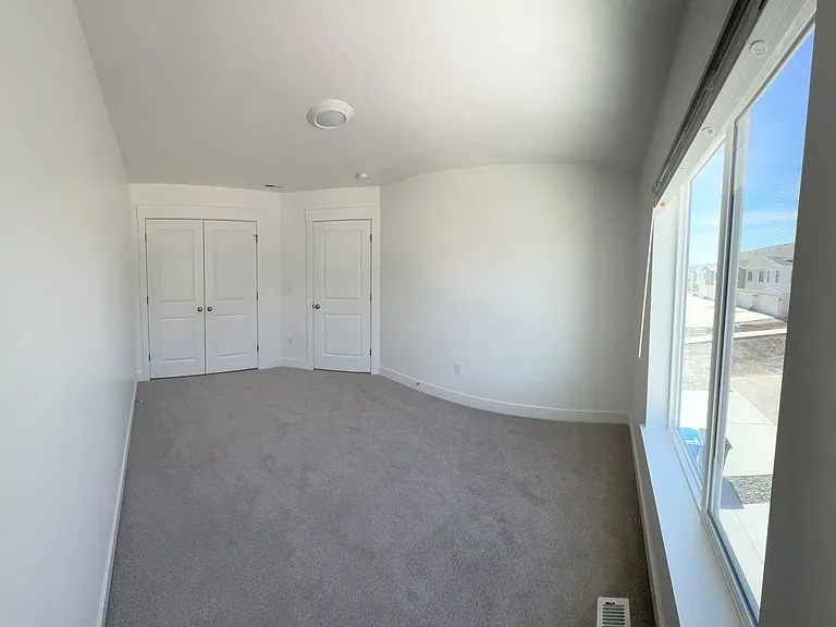 526 S 1215 W — Photo 9