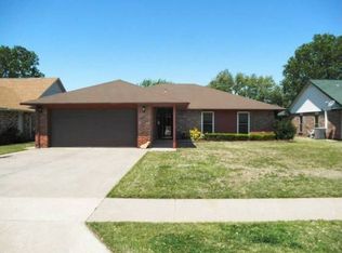 1017 Brentwood Dr, Ponca City, OK 74601