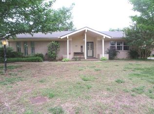 119 Farris Pl, Chickasha, OK 73018