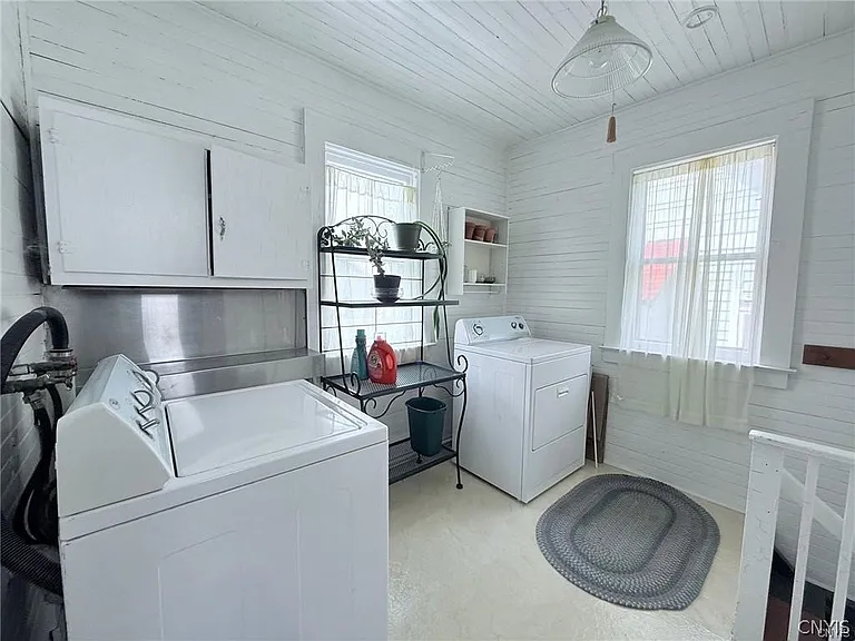 10 Jewett Ave — Photo 6