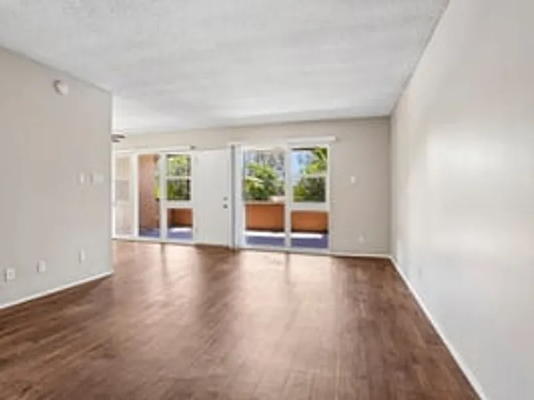 Terraces at South Pasadena Apartments — Photo 102