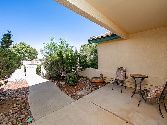 5th image of 2818 E Eagle Rock Dr