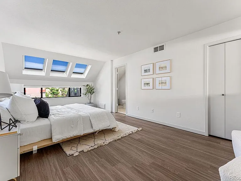 824 Walnut St #E — Photo 6