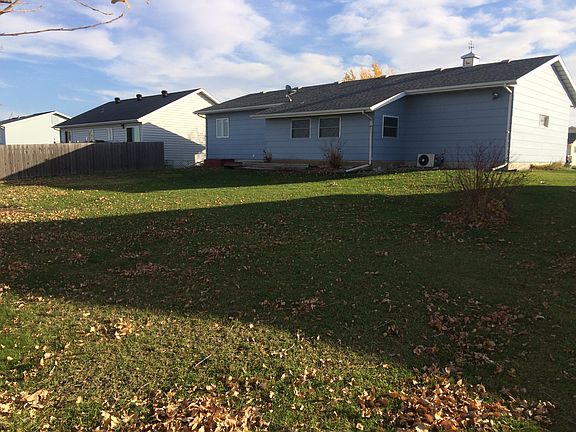 4th image of 54 Evergreen Cir