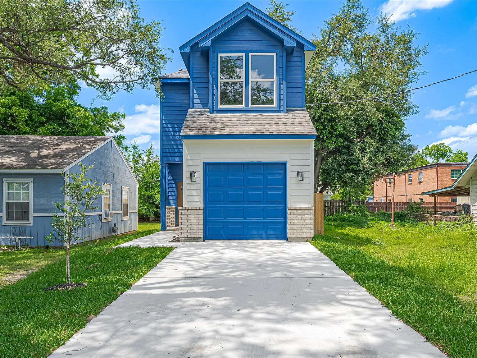 3 bed, 2.5 bath, 1605 sqft, $1,995 — Photo 1
